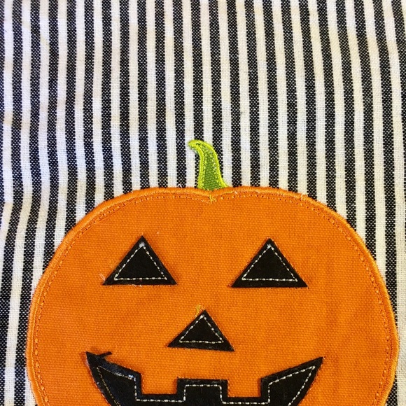 2 Halloween Farmhouse JOL Pumpkin Kitchen Towels - Picture 5 of 5